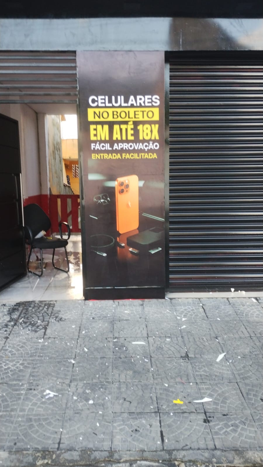 Adesivo aplicado em comunicacao visual